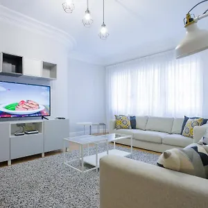  Apartamento Respira Guggenheim Pinchos Y Cultura By Urban Hosts