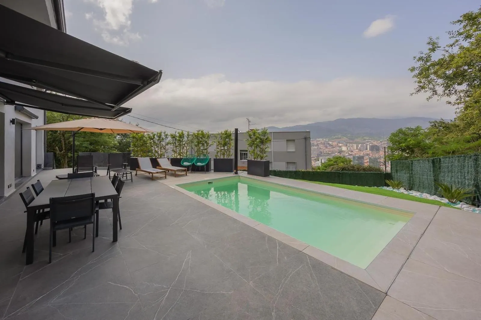 House With Pool And Panoramic View Of Bilbao Villa
